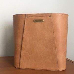 Hearth and hand with magnolia leather bin